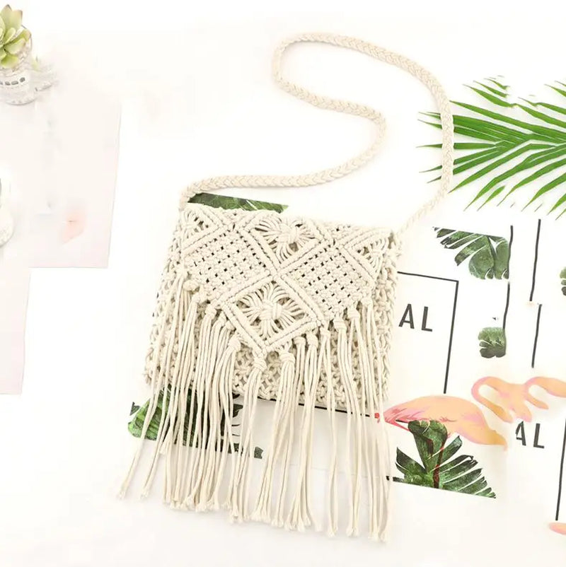 New Straw Bag Bohemian Tassel Beach Bag Women Crochet Fringed Crossbody Ultralight Shoulder Bag Women Small Bolsos Feminina